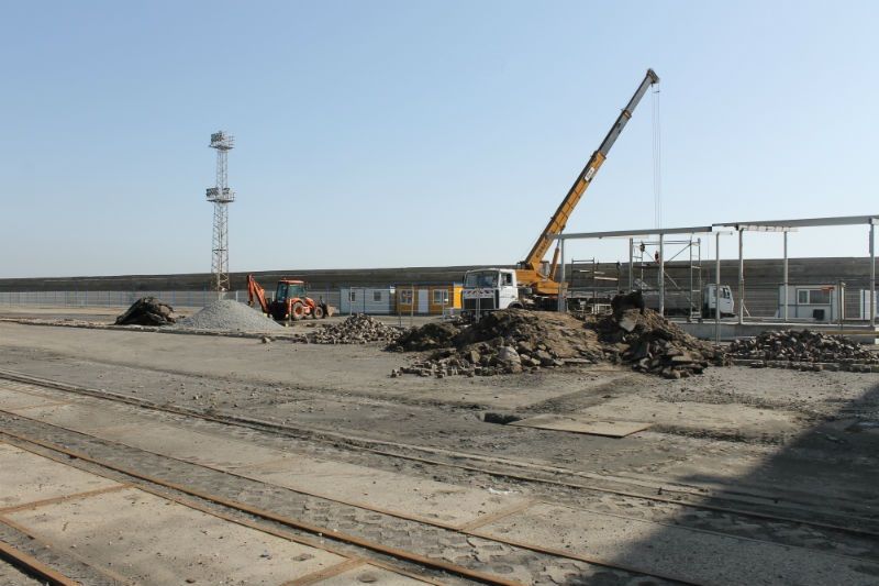 Започнаха ремонтите около Морска гара (снимки) - E-Burgas.com